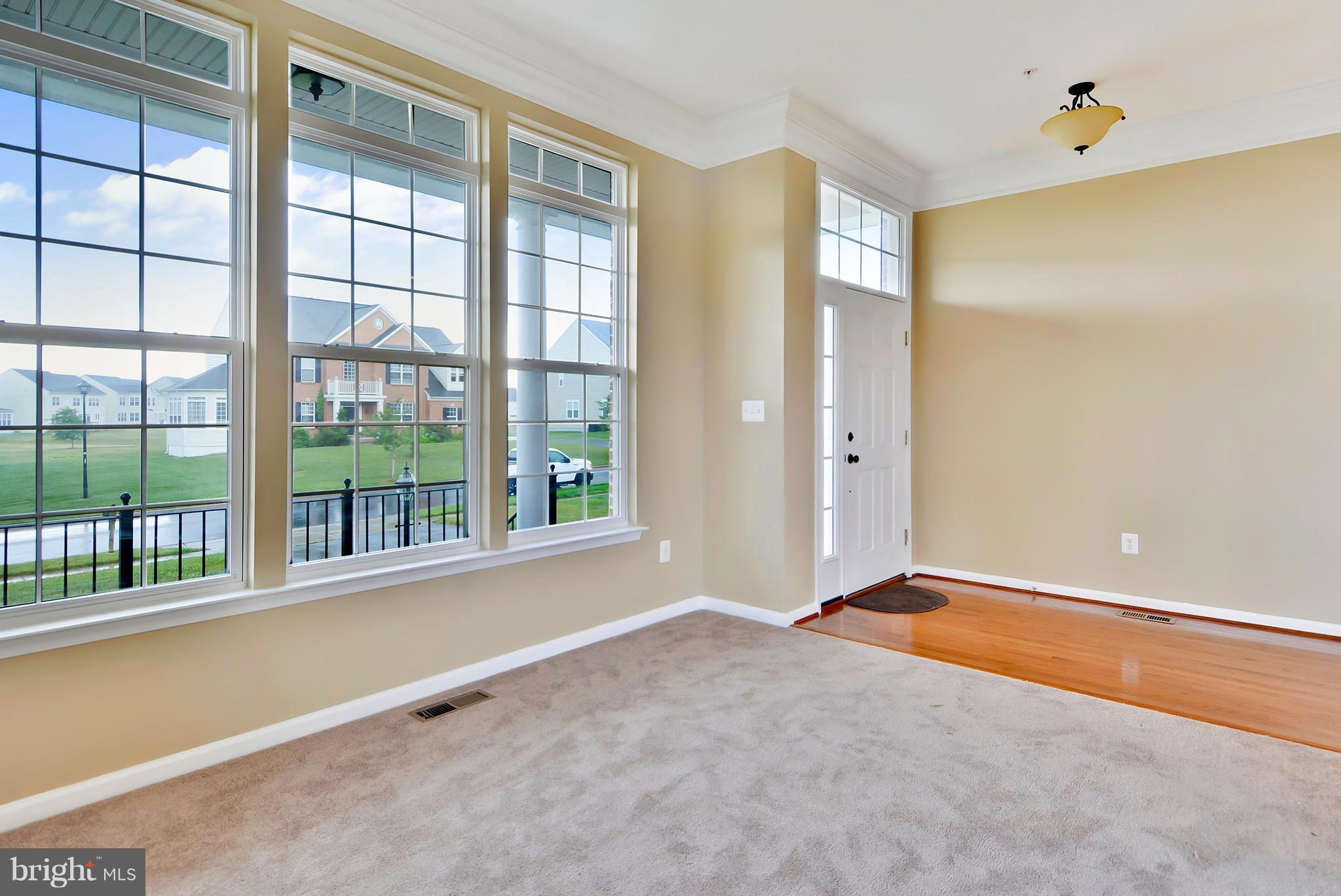 7306 Colmar Manor Way Brandywine, MD 20613 - Photo 16 of 27 Living Room