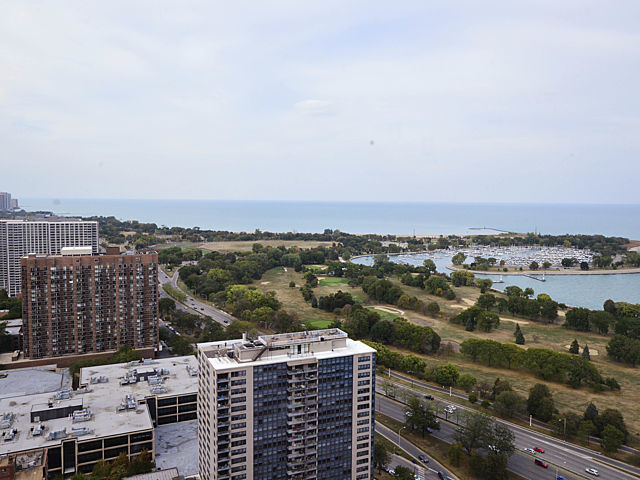 655 West Irving Park Road, Unit 3206 Chicago, IL 60613 - Photo 7 of 20 an aerial view of city