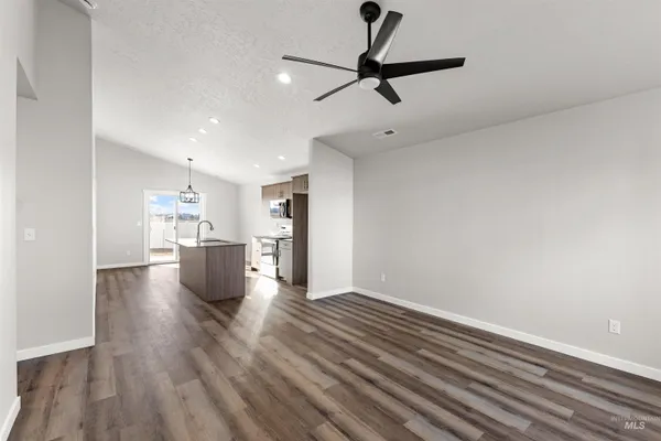 $404,990 | 5413 South Desert Cactus Avenue, Meridian, ID 83642