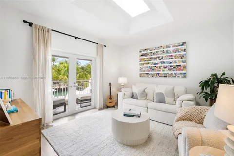 $4,150,000 | 1415 Sunset Harbour Drive, Unit TH102, Miami Beach, FL 33139