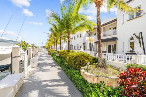 $4,150,000 | 1415 Sunset Harbour Drive, Unit TH102, Miami Beach, FL 33139