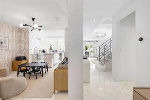 $4,150,000 | 1415 Sunset Harbour Drive, Unit TH102, Miami Beach, FL 33139