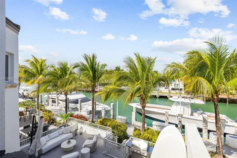 $4,150,000 | 1415 Sunset Harbour Drive, Unit TH102, Miami Beach, FL 33139