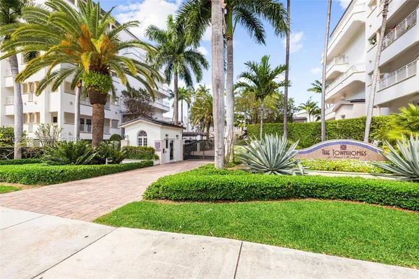 $4,150,000 | 1415 Sunset Harbour Drive, Unit TH102, Miami Beach, FL 33139