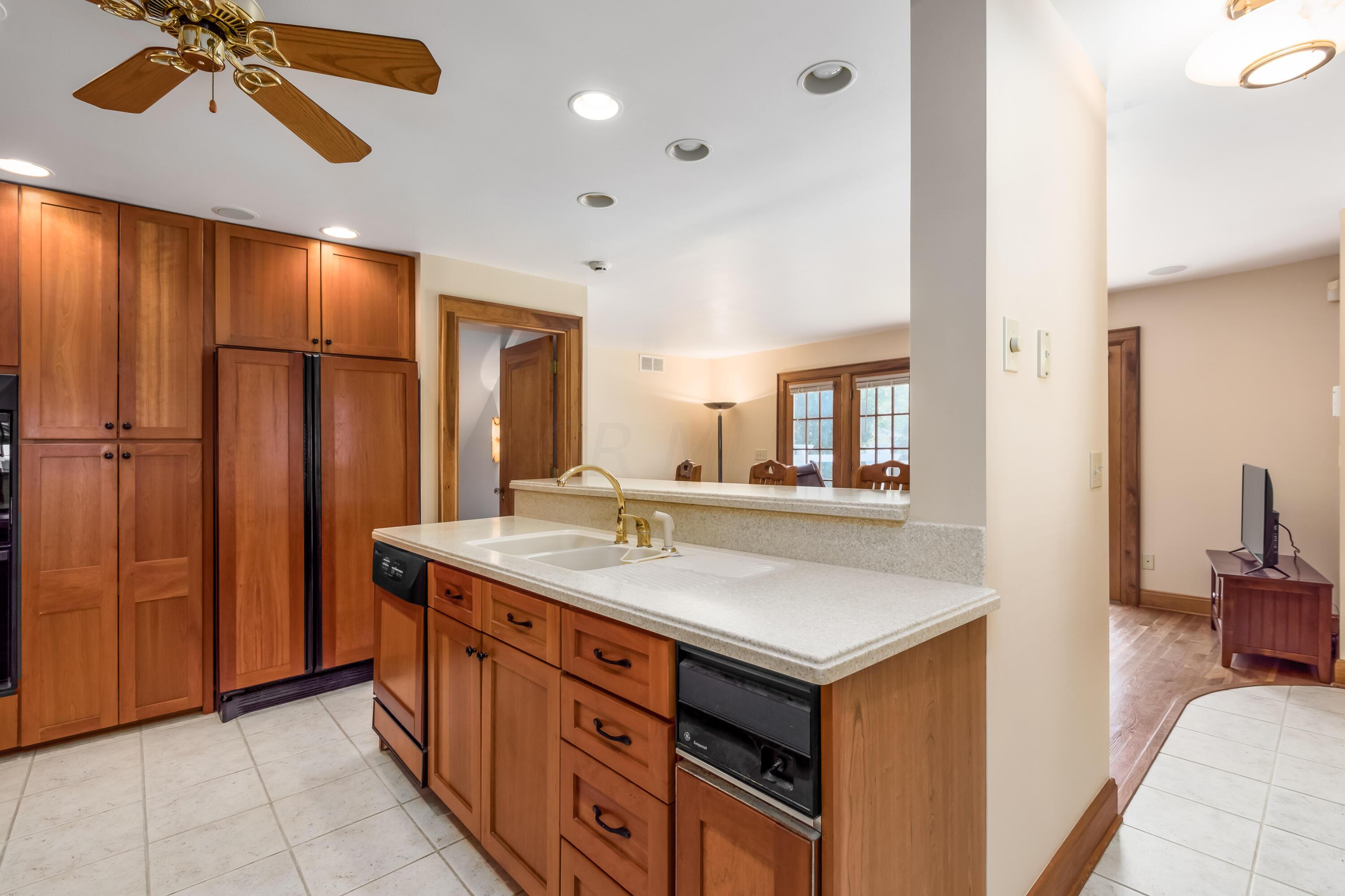 141 North Ardmore Road Bexley, OH 43209 - Photo 20 of 42