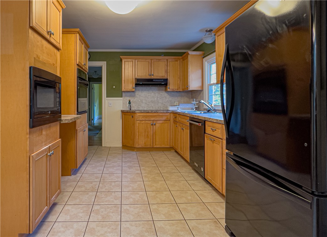 190 Harmony Road Scituate, RI 02857 - Photo 7 of 22