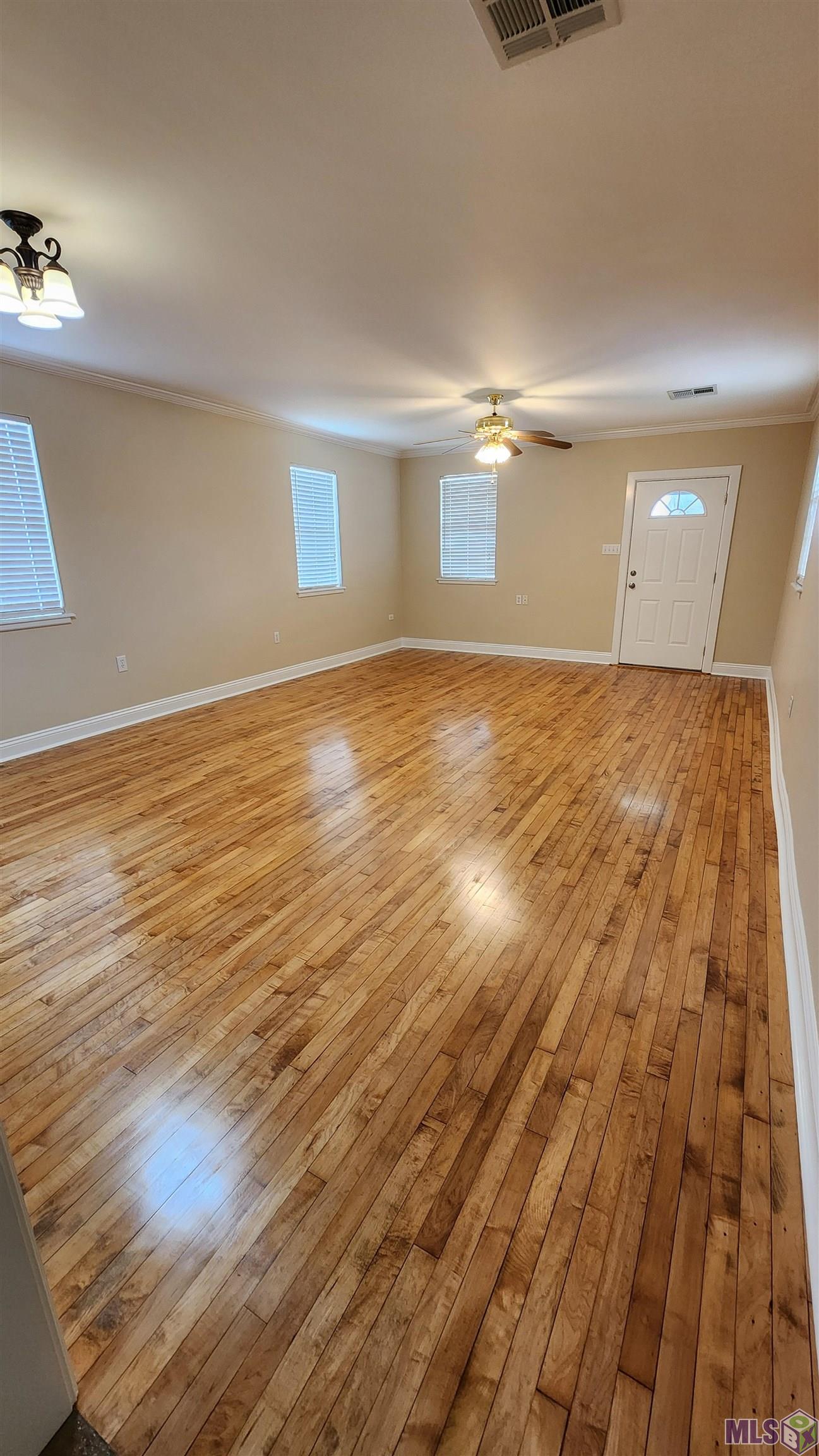 108 North 11th Street Thibodaux, LA 70301 - Photo 2 of 4 Living Room