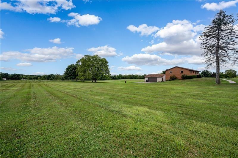 207 South Benbrook Road Butler, PA 16001 - Photo 2 of 3 Gallery Image 2