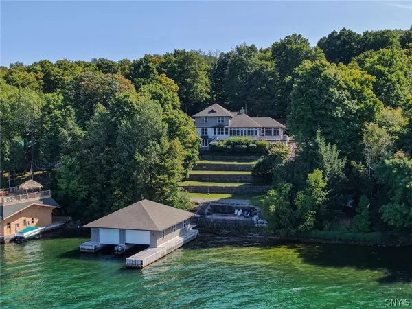 $2,250,000 | 38306 Windward Cliffs Lane, Clayton, NY 13624