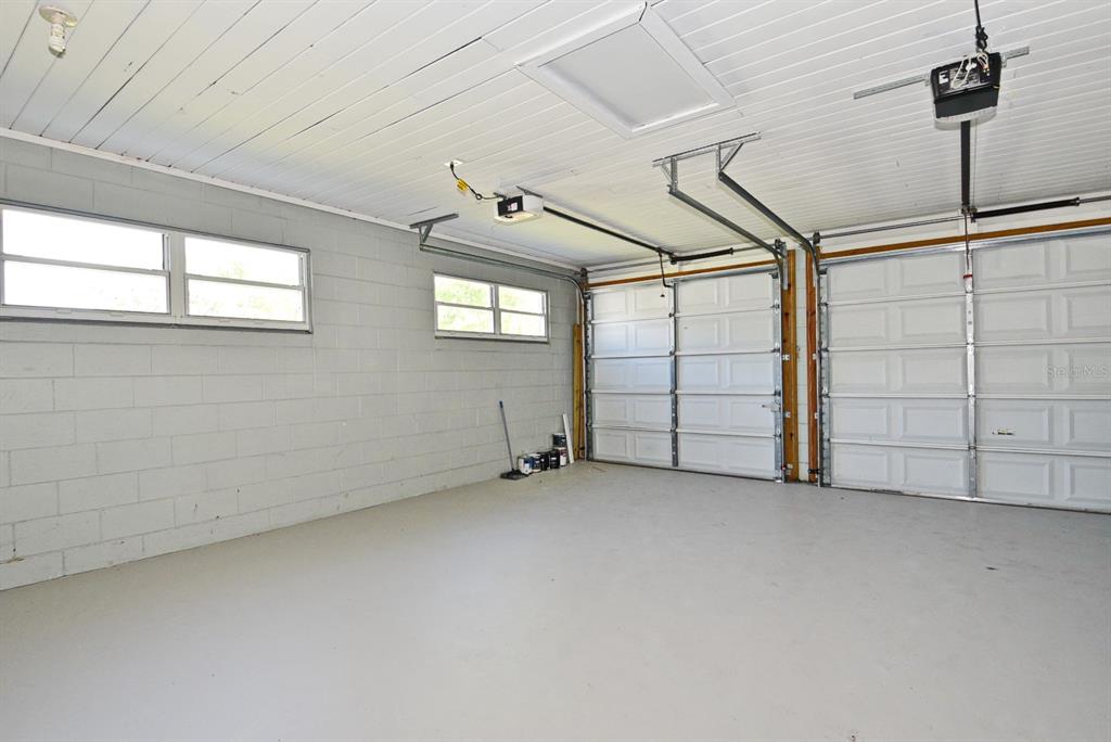 2717 Scarlet Road Winter Park, FL 32792 - Photo 27 of 31 a view of a garage