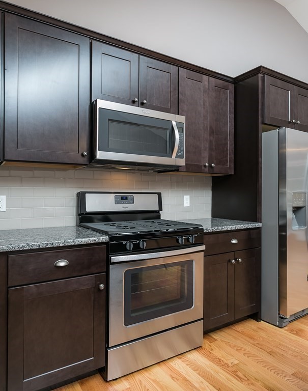 173 Cabinet Street Springfield, MA 01129 - Photo 13 of 33