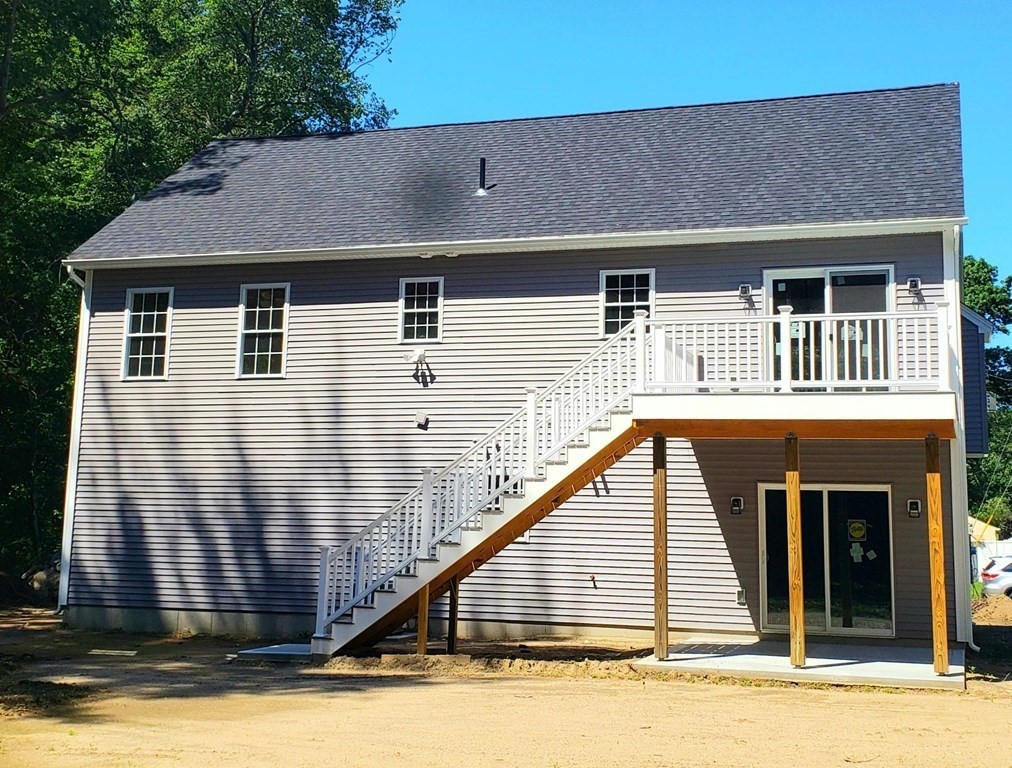 173 Cabinet Street Springfield, MA 01129 - Photo 2 of 33