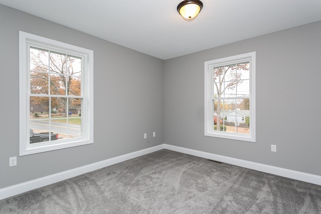 173 Cabinet Street Springfield, MA 01129 - Photo 23 of 33