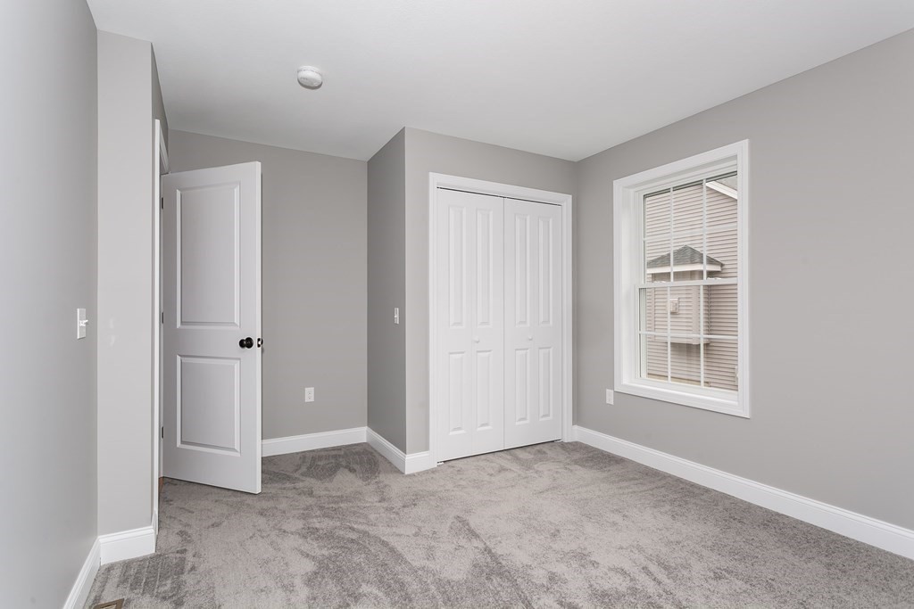 173 Cabinet Street Springfield, MA 01129 - Photo 26 of 33