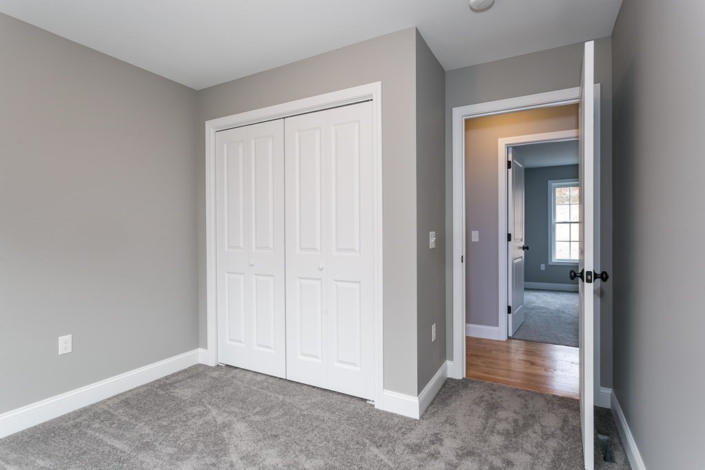173 Cabinet Street Springfield, MA 01129 - Photo 27 of 33