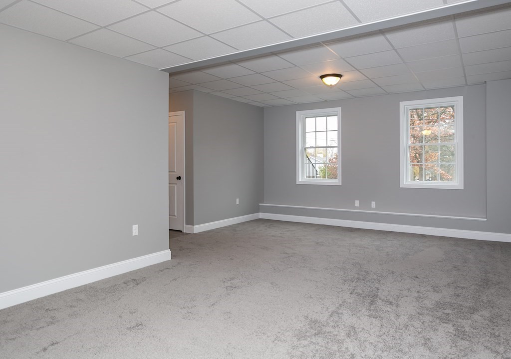 173 Cabinet Street Springfield, MA 01129 - Photo 29 of 33