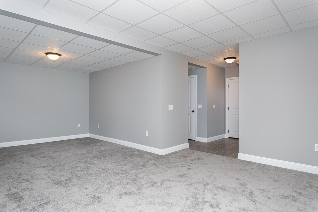 173 Cabinet Street Springfield, MA 01129 - Photo 32 of 33