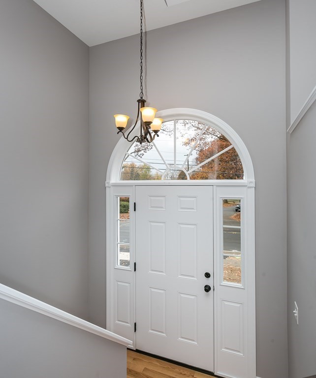 173 Cabinet Street Springfield, MA 01129 - Photo 4 of 33