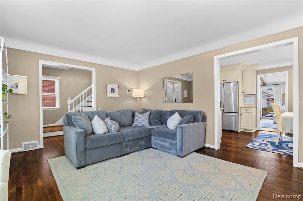 407 Moran Road Grosse Pointe Farms, MI 48236 - Photo 3 of 41