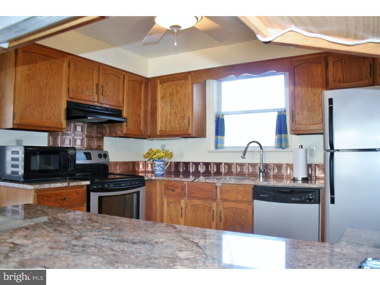 509 Broadview Road Upper Darby, PA 19082 - Photo 6 of 19 Kitchen