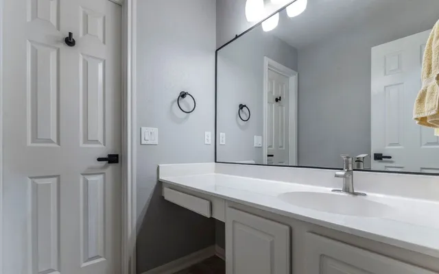 $580,000 | 208 Settlers Valley Drive, Pflugerville, TX 78660