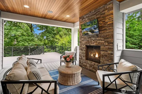 $4,168,000 | 1646 106th Avenue Southeast, Bellevue, WA 98004