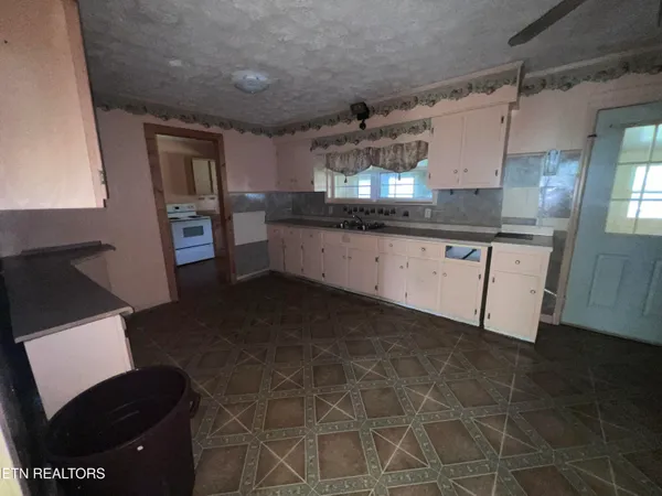 $179,900 | 554 Mary Cromwell Road, Jamestown, TN 38556