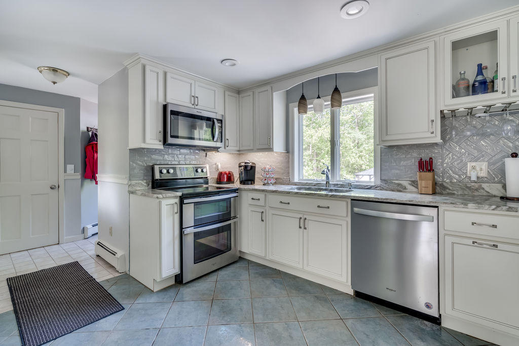 3 Hope Avenue Steep Falls, ME 04085 - Photo 7 of 33 007_3hopeavestandish-11