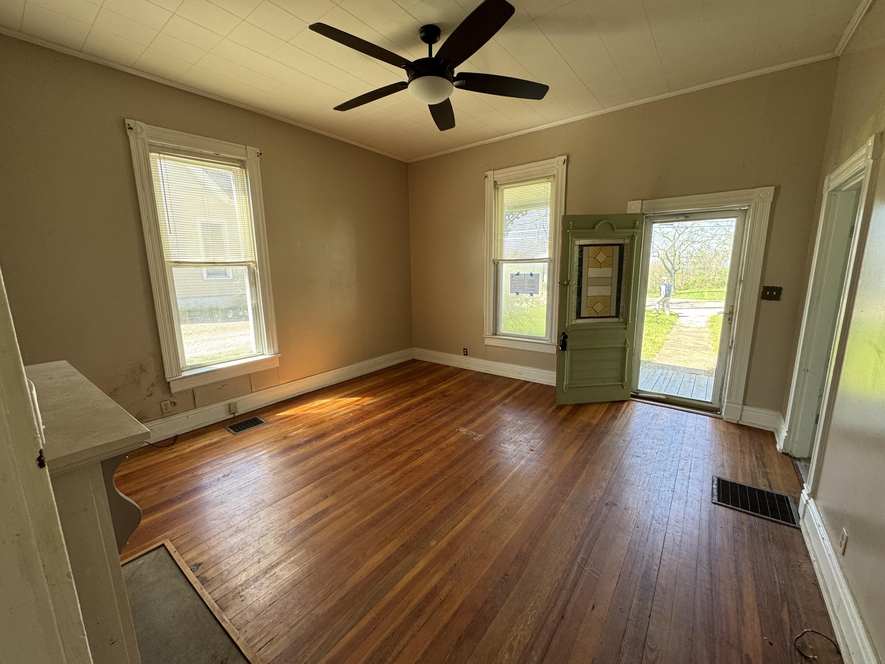207 Roland Avenue Owenton, KY 40359 - Photo 5 of 13 Living Room