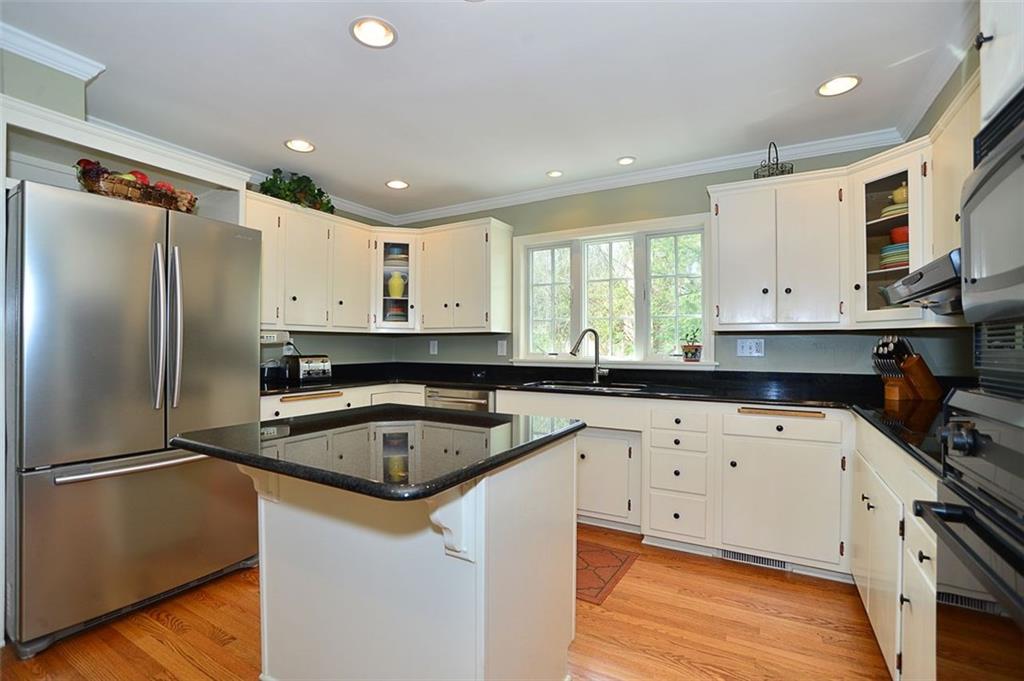 785 Elm Spring Road Mt. Lebanon, PA 15243 - Photo 11 of 25 Kitchen