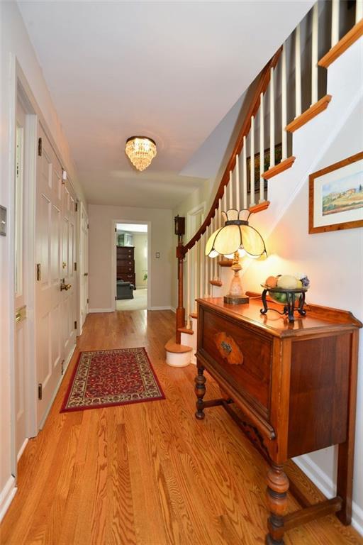785 Elm Spring Road Mt. Lebanon, PA 15243 - Photo 6 of 25 Entry / Foyer