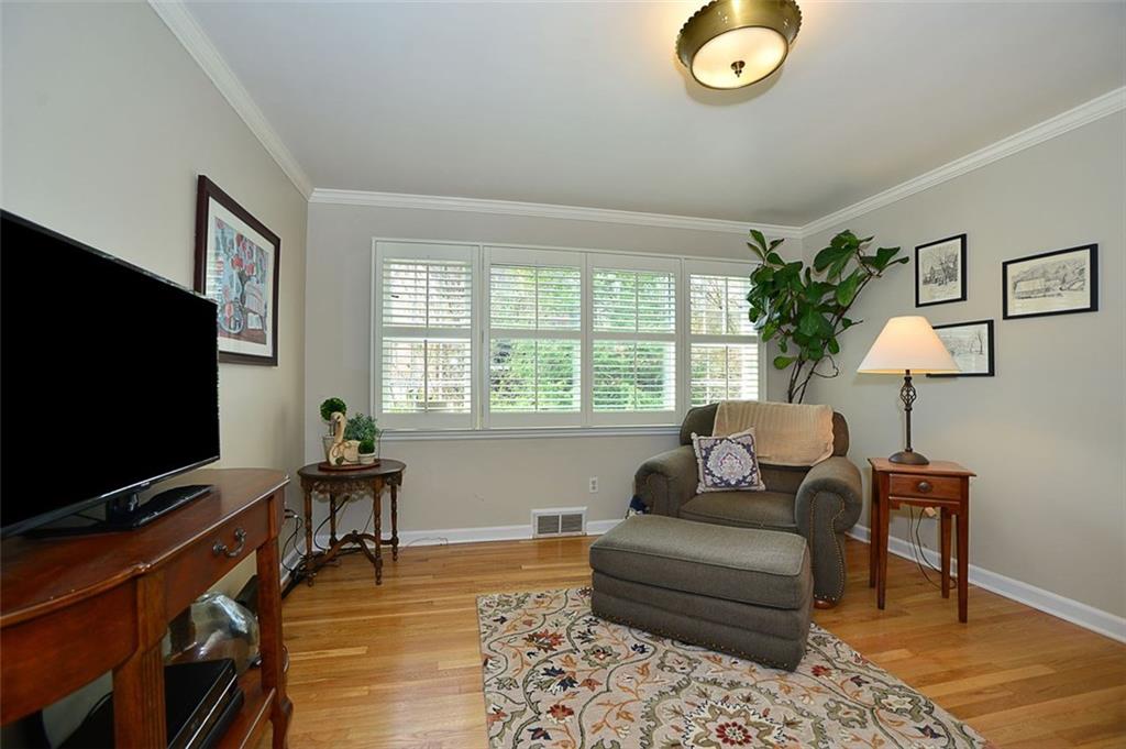 785 Elm Spring Road Mt. Lebanon, PA 15243 - Photo 10 of 25 Family Room