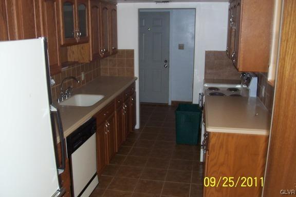 1228 Stanford Road Bethlehem, PA 18018 - Photo 3 of 16 Gallery Image 3