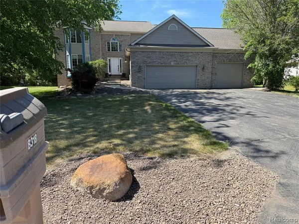 $460,000 | 8318 Mill Pointe Court, Goodrich, MI 48438