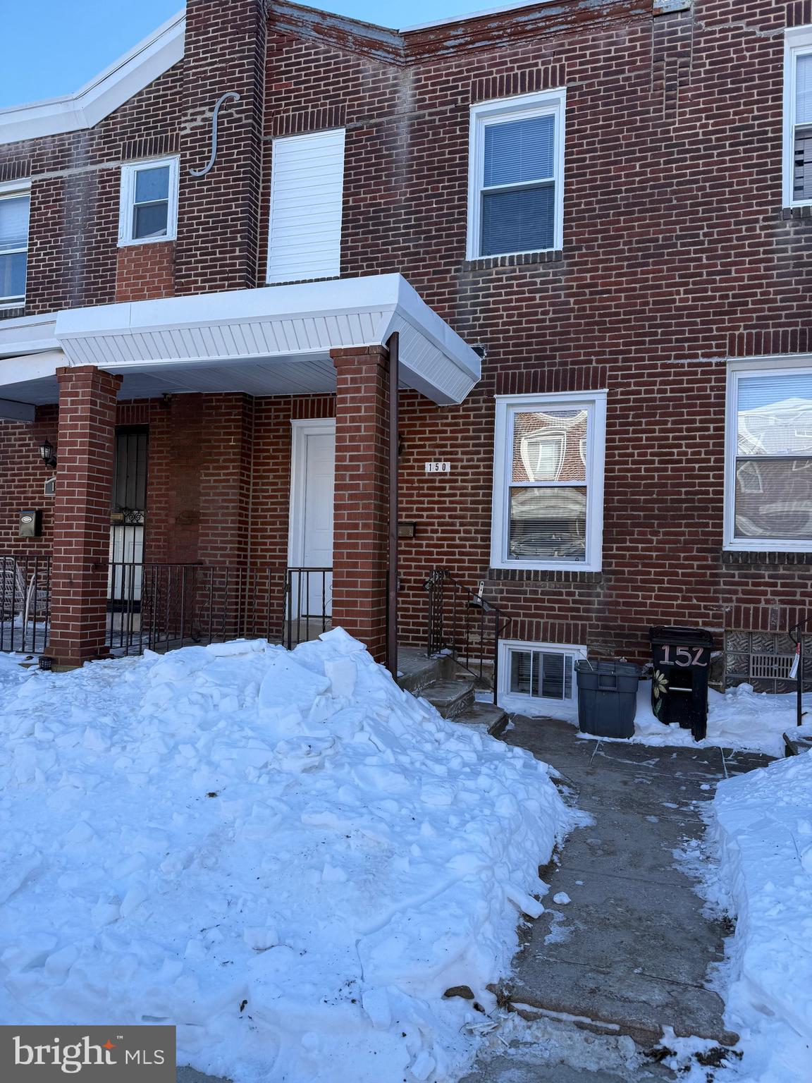 a house view with a outdoor space