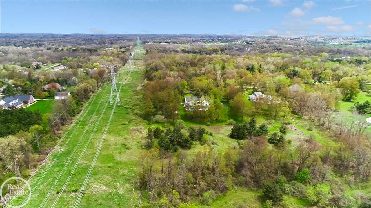 311 Townsend Road Leonard, MI 48367 - Photo 18 of 91