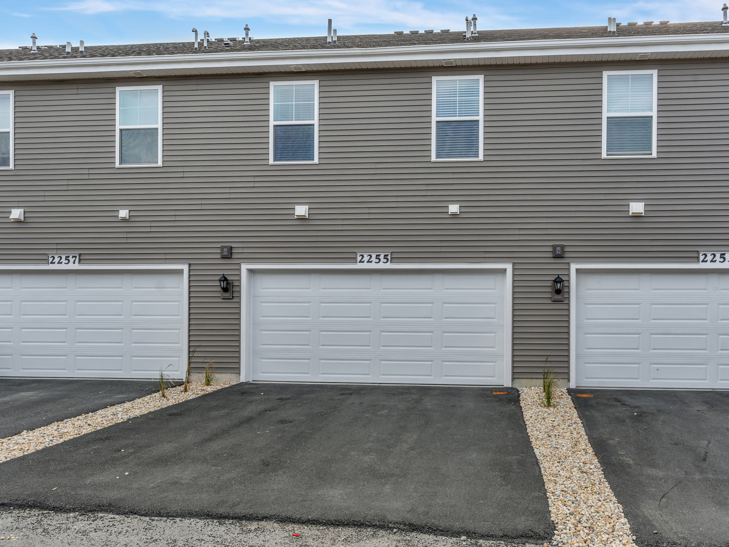 2255 Riesling Road Oswego, IL 60543 - Photo 3 of 17