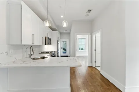 $3,100 | 64 Gove Street, Unit 1, Boston, MA 02128