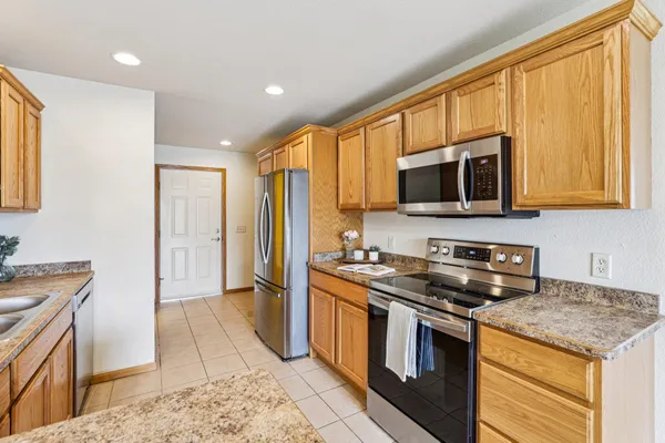 $275,000 | 224 Hometown Avenue, Unit 13, Fall River, WI 53932