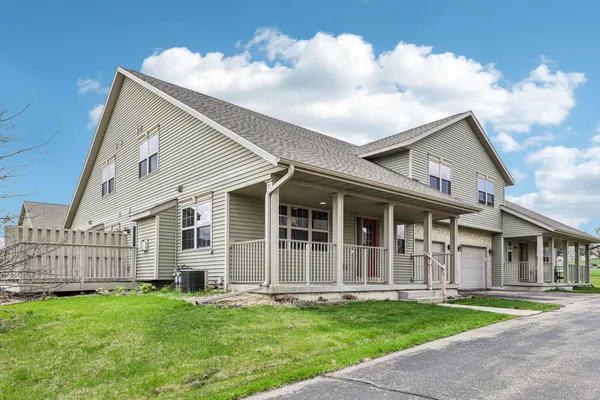 $275,000 | 224 Hometown Avenue, Unit 13, Fall River, WI 53932