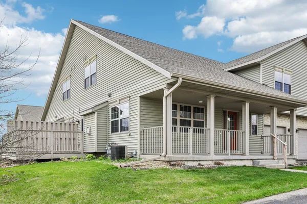 $275,000 | 224 Hometown Avenue, Unit 13, Fall River, WI 53932