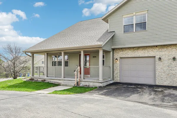 $275,000 | 224 Hometown Avenue, Unit 13, Fall River, WI 53932