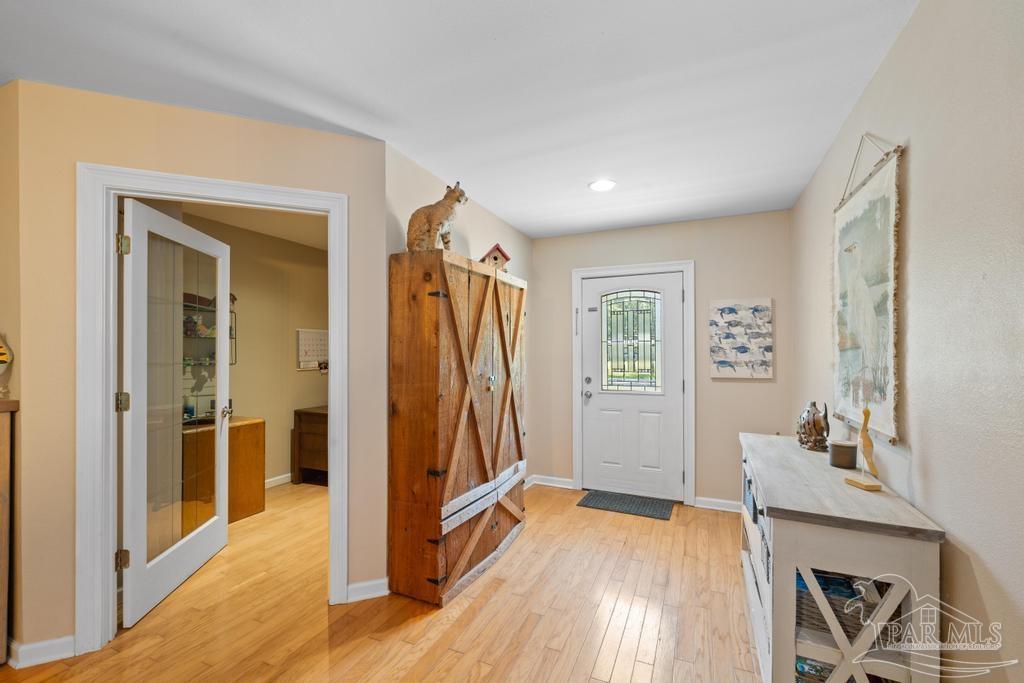 3171 Montecito Boulevard Milton, FL 32583 - Photo 3 of 49