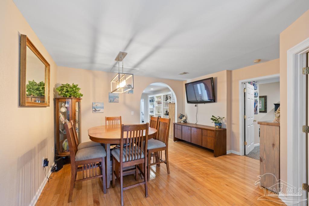 3171 Montecito Boulevard Milton, FL 32583 - Photo 4 of 49