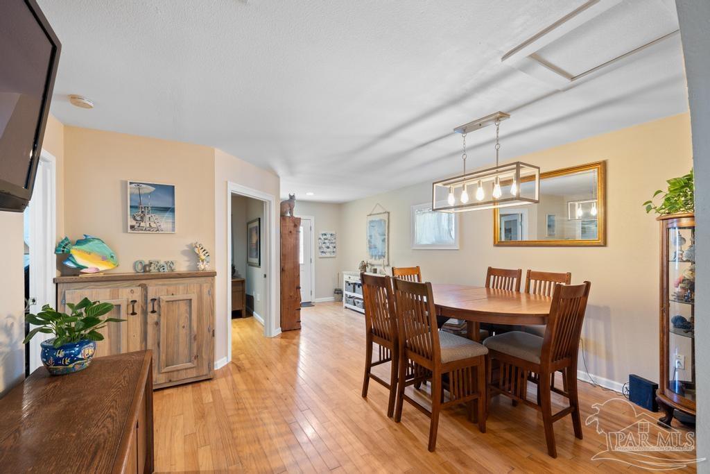 3171 Montecito Boulevard Milton, FL 32583 - Photo 5 of 49