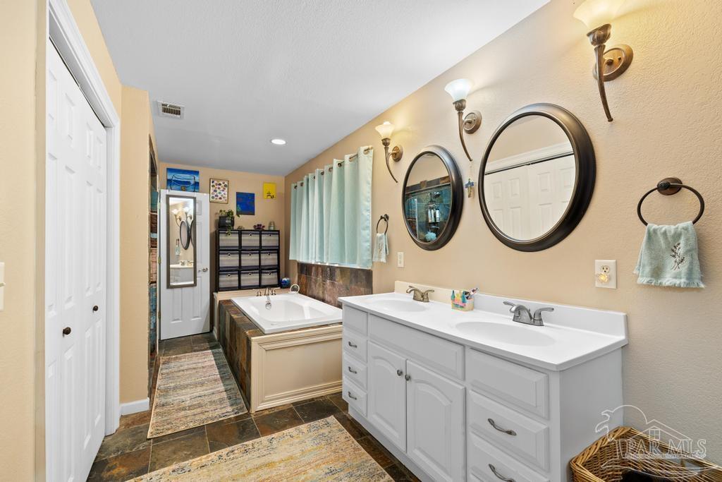 3171 Montecito Boulevard Milton, FL 32583 - Photo 10 of 49