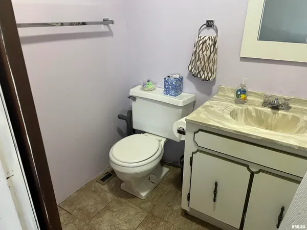 $110,000 | 802 Bobby Avenue, Macomb, IL 61455