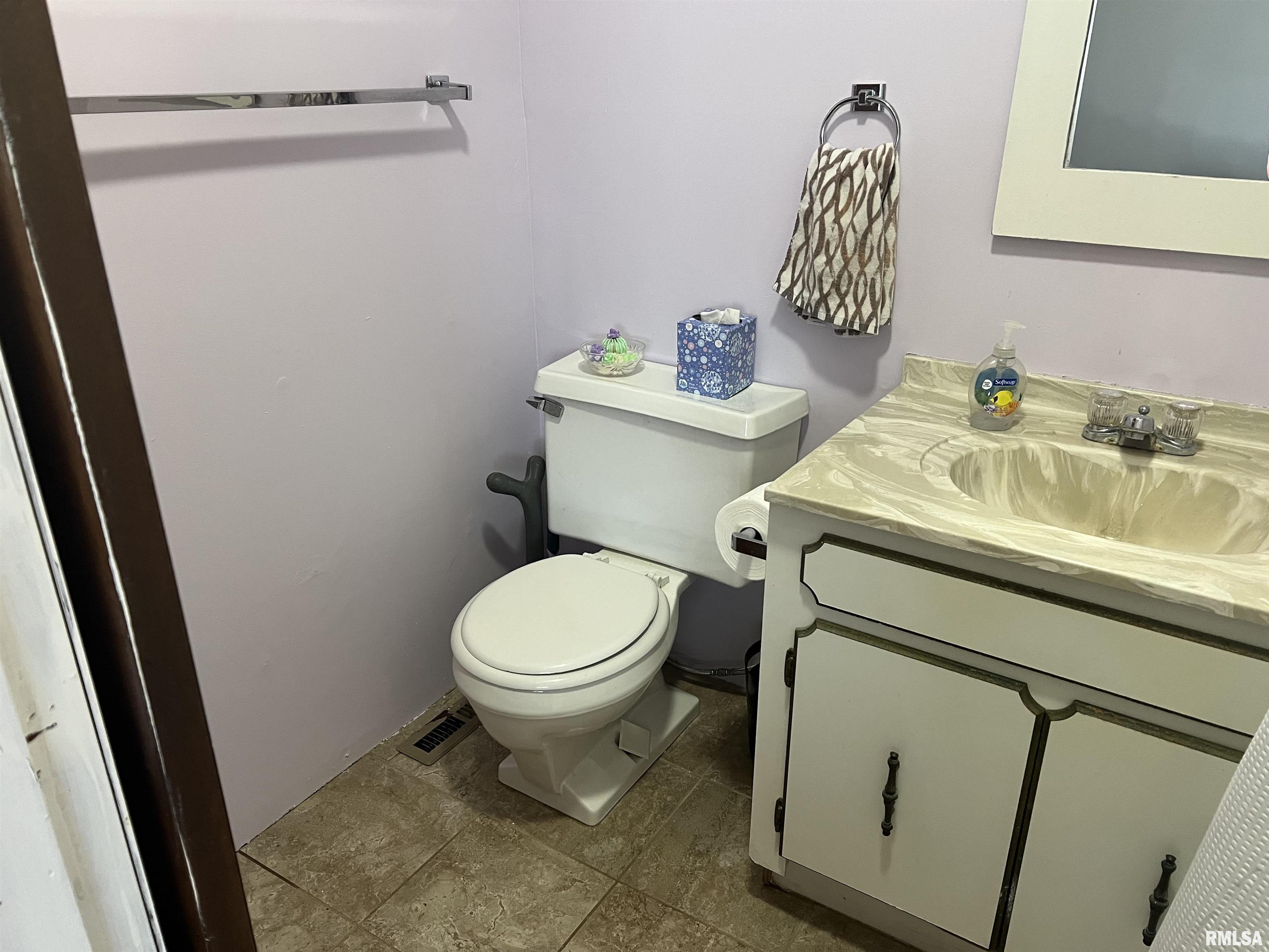 802 Bobby Avenue Macomb, IL 61455 - Photo 12 of 31