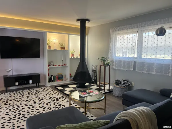 $110,000 | 802 Bobby Avenue, Macomb, IL 61455