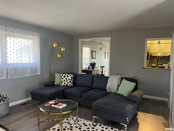 $110,000 | 802 Bobby Avenue, Macomb, IL 61455